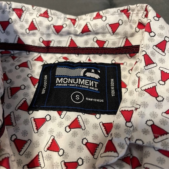 MONUMENT, Size Small, Red, White, Grey Christmas Hats Short Sleeve Shirt - Picture 2 of 5